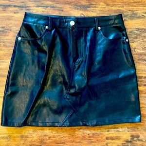 Boutique black leather skirt